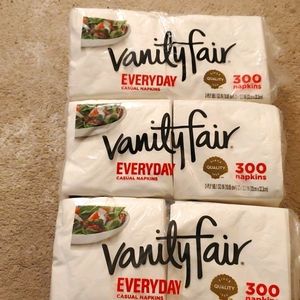 3 packs of white Vanity Fair everyday napkins